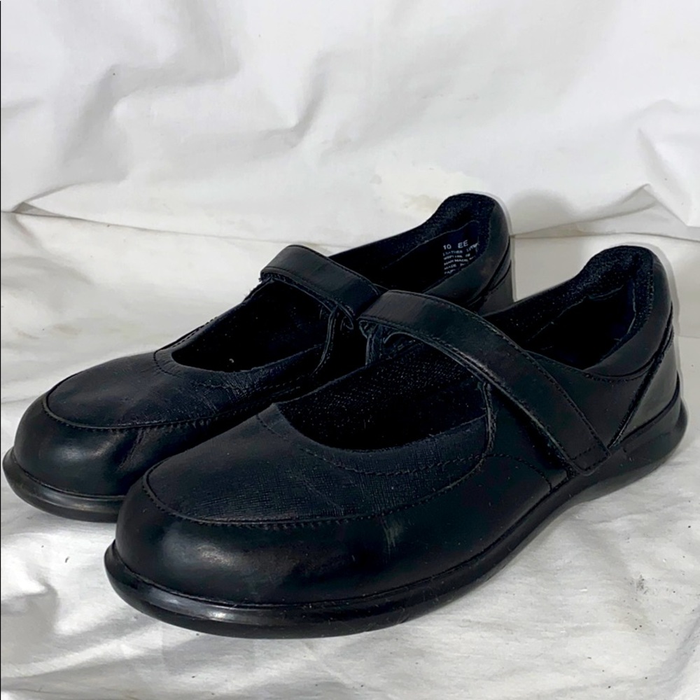 Aravon Black Leather Comfort Flats Wide Sz 10EE
